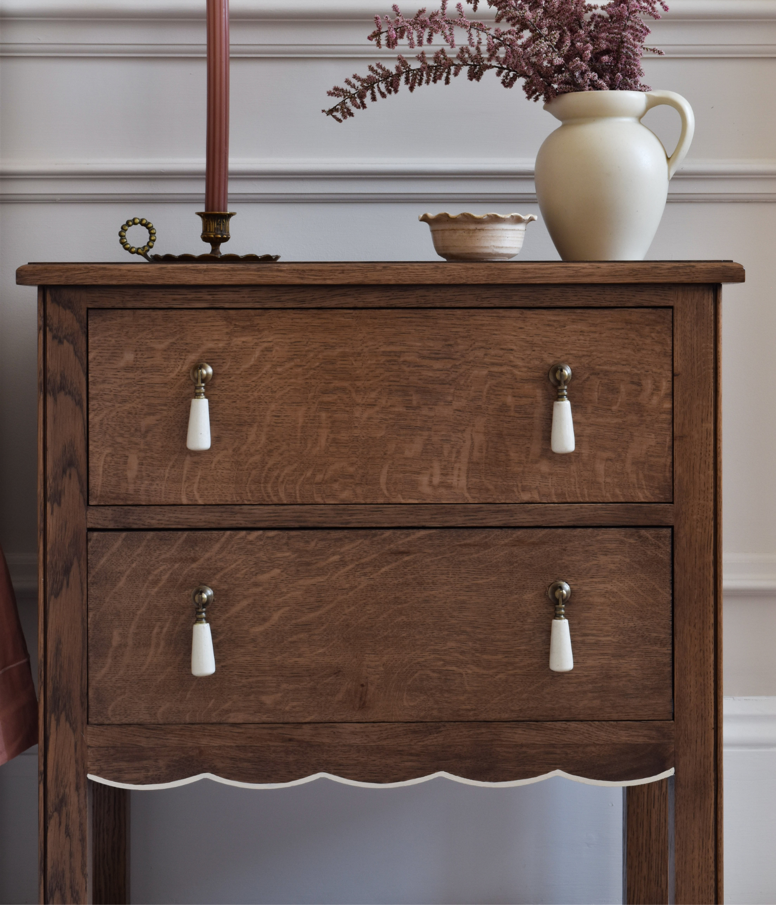 Santiago Scalloped Bedside Table