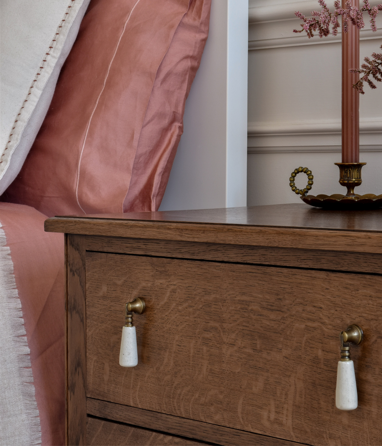 Santiago Scalloped Bedside Table