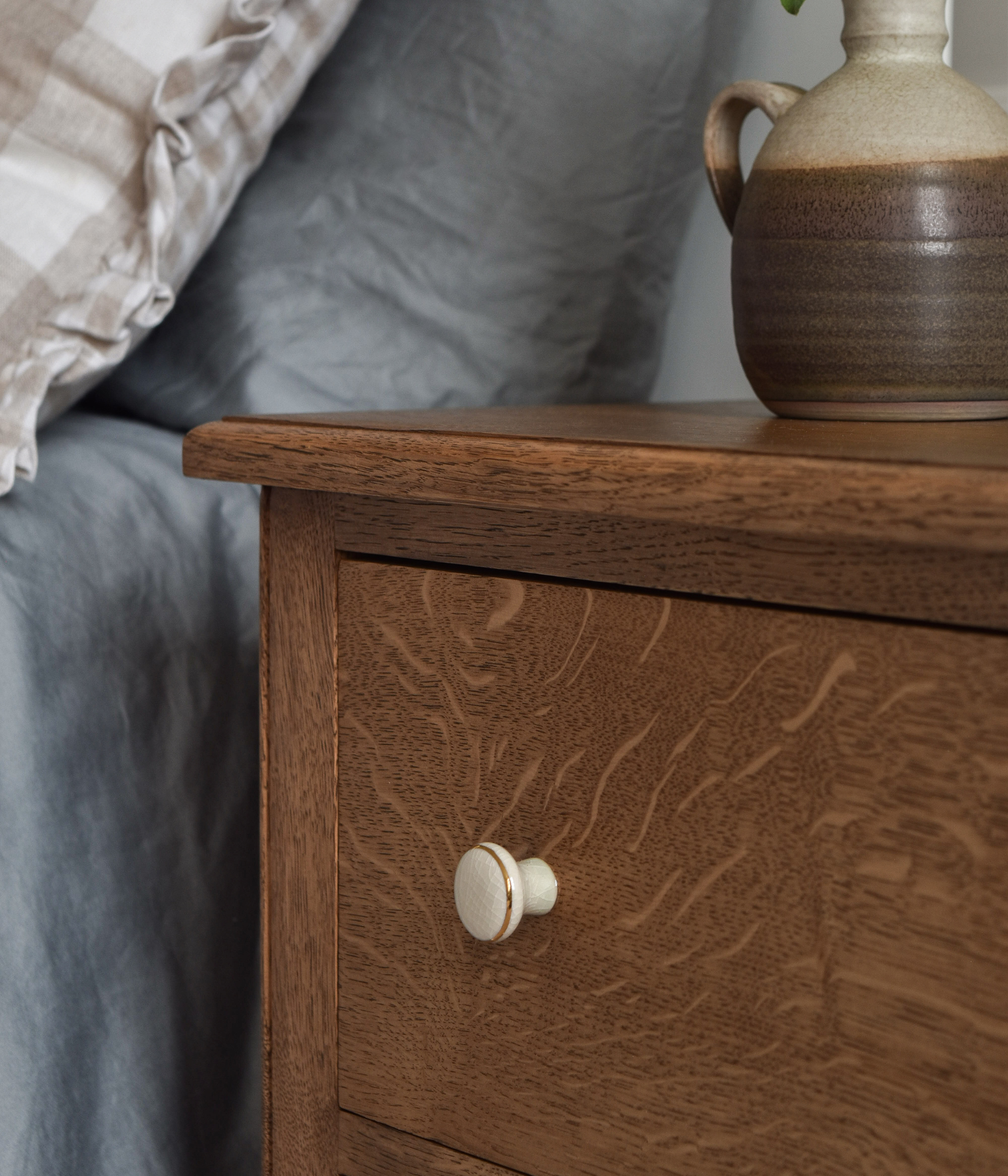 Santiago Scalloped Bedside Table