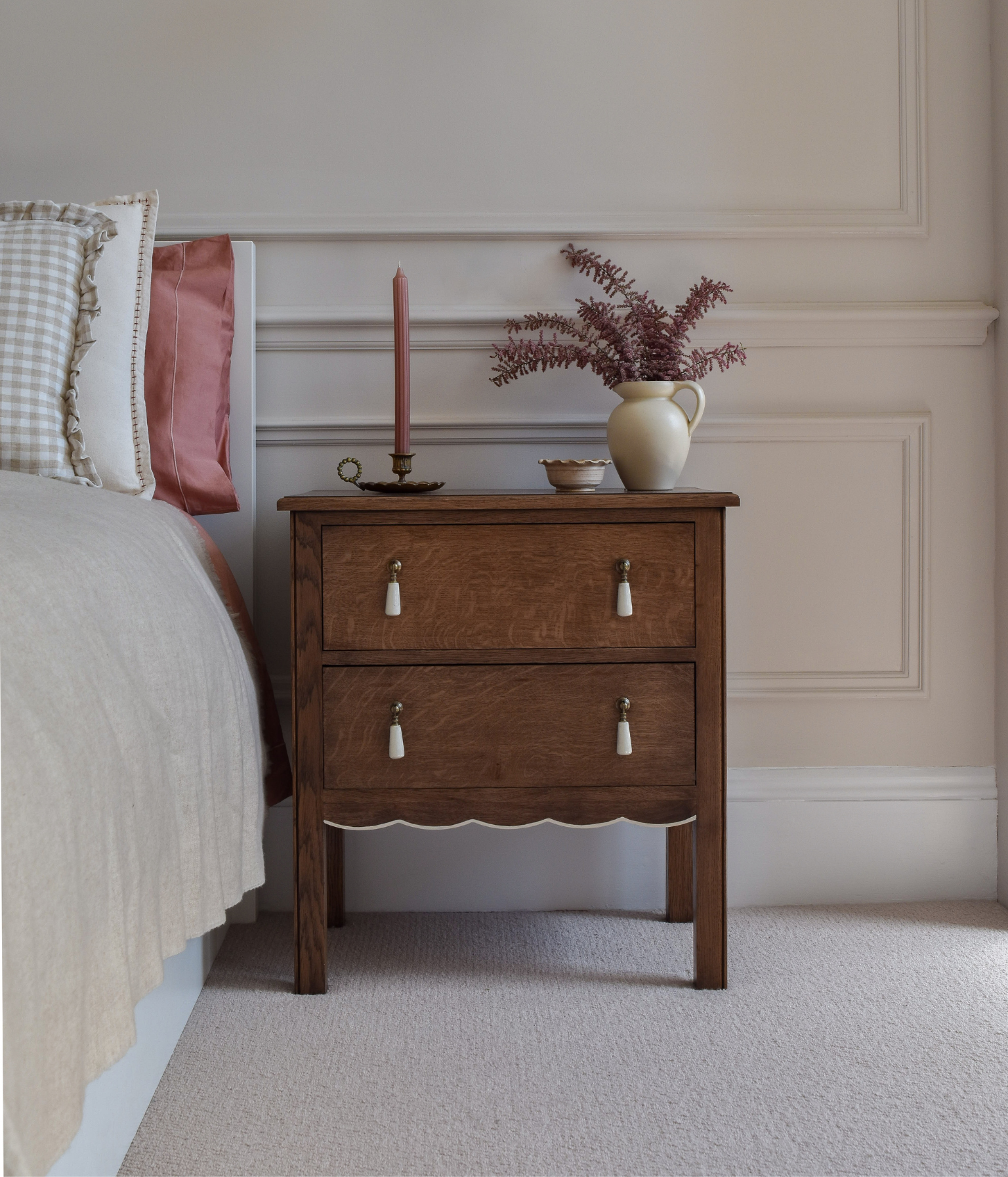 Santiago Scalloped Bedside Table