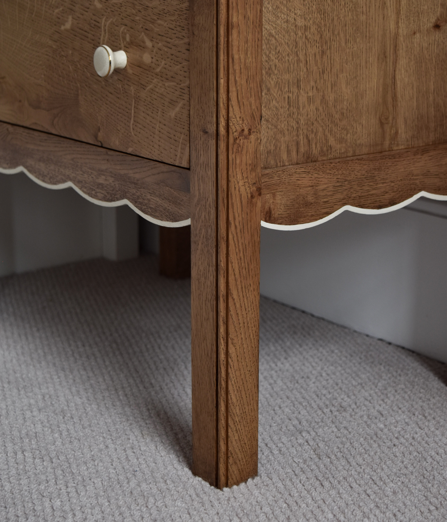 Santiago Scalloped Bedside Table