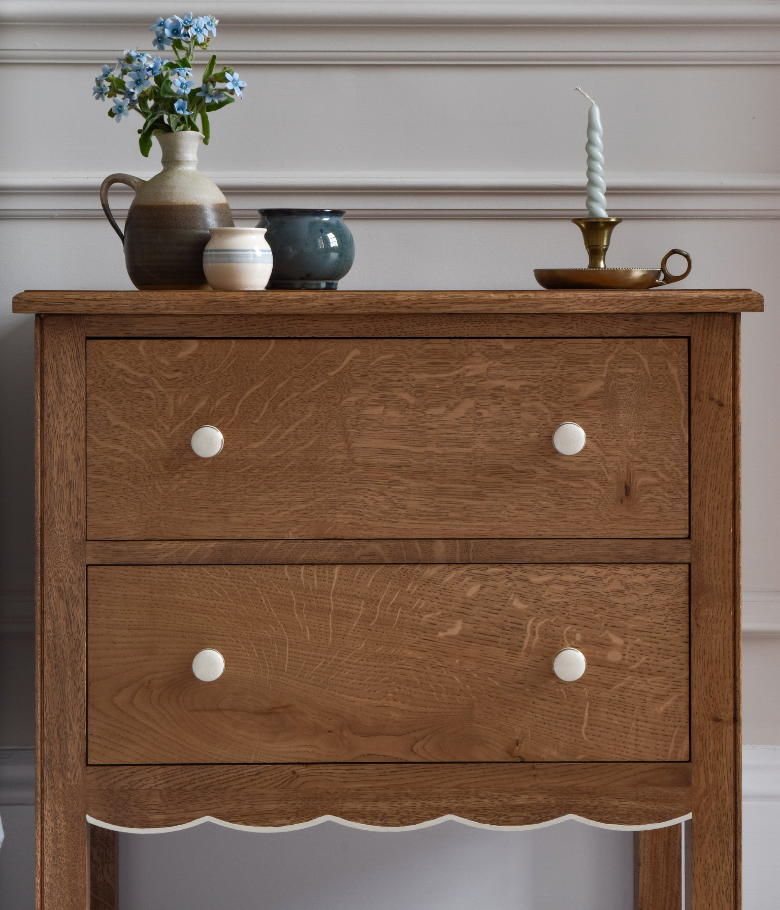 Santiago Scalloped Bedside Table