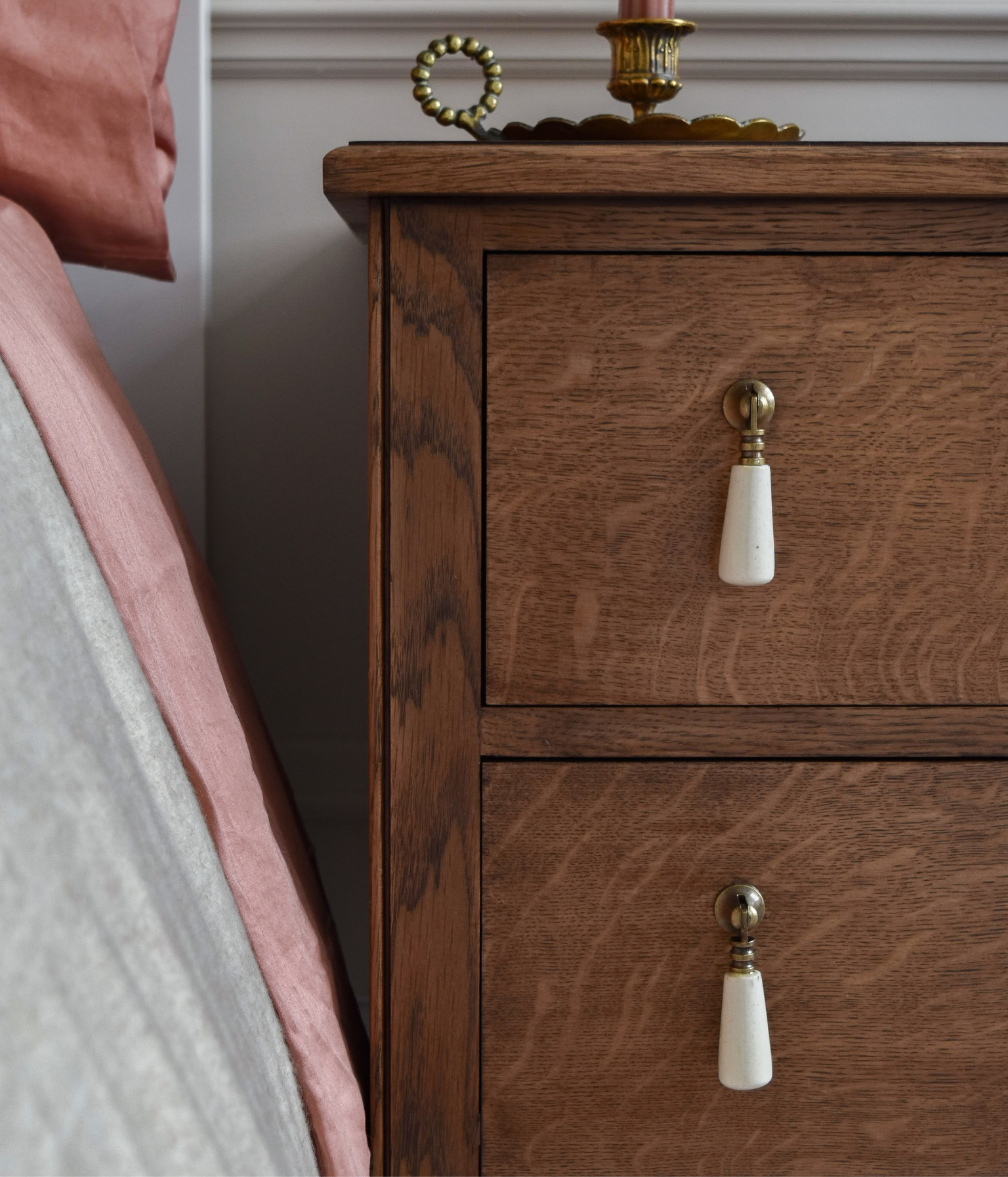 Santiago Scalloped Bedside Table
