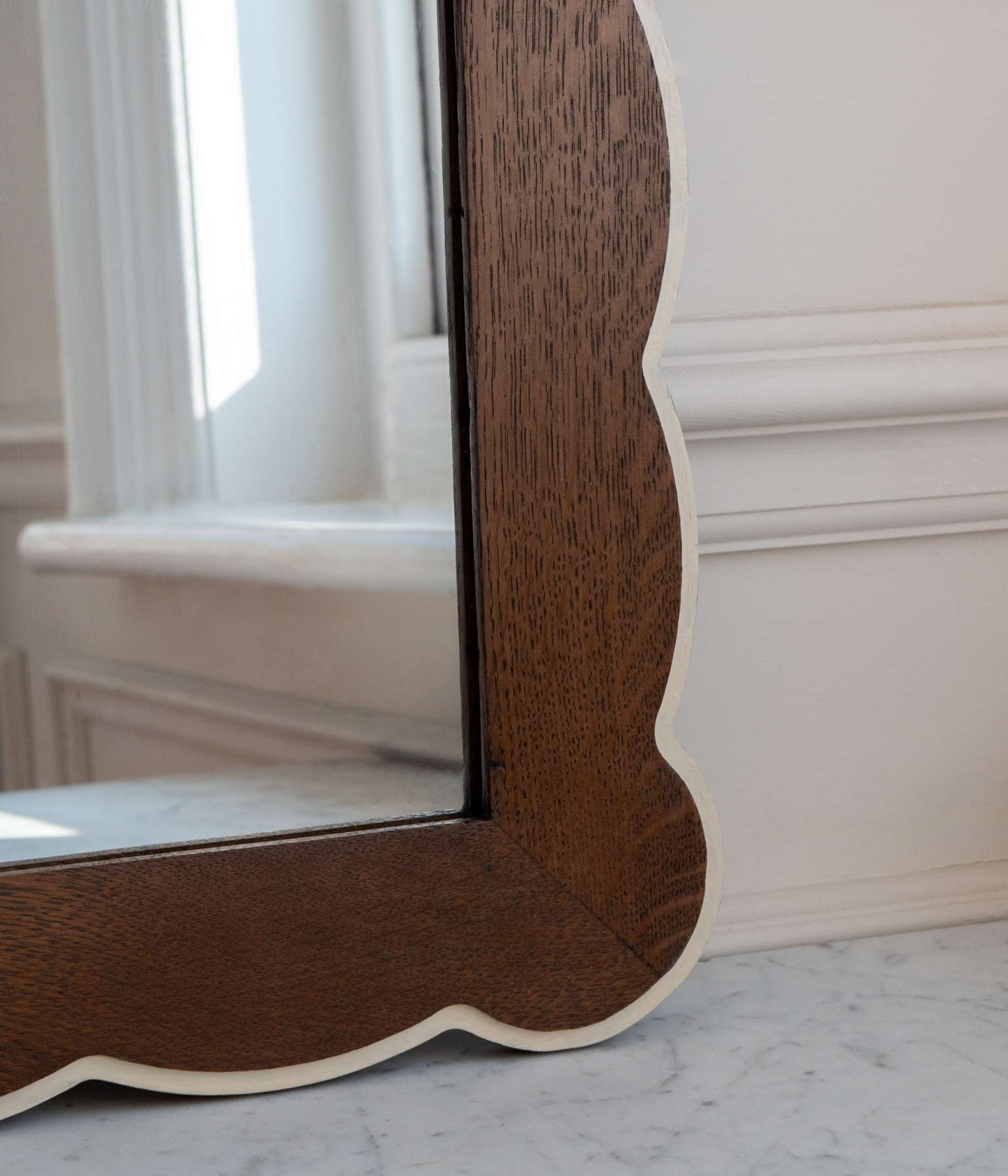 Santiago Scalloped Mirror - Medium Size | Highlighted Edge | English Oak - Blend #31
