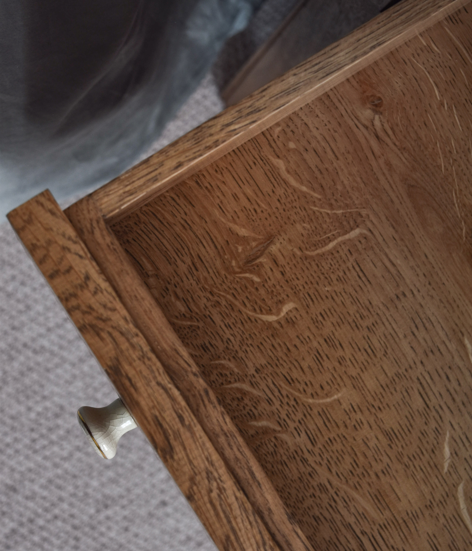 Santiago Scalloped Bedside Table