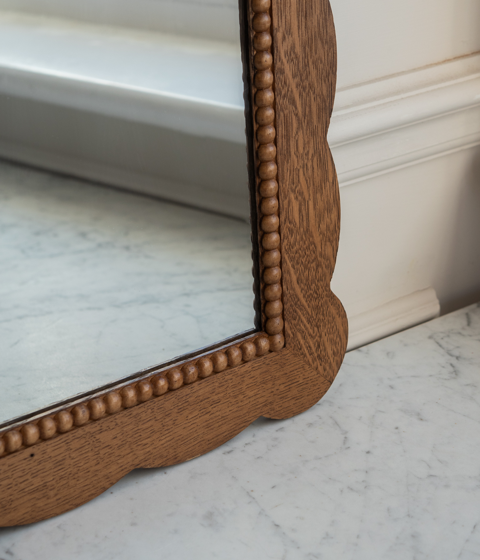 Santiago Scalloped Mirror - Medium Size | Bobbin Trim | English Oak - Blend #21