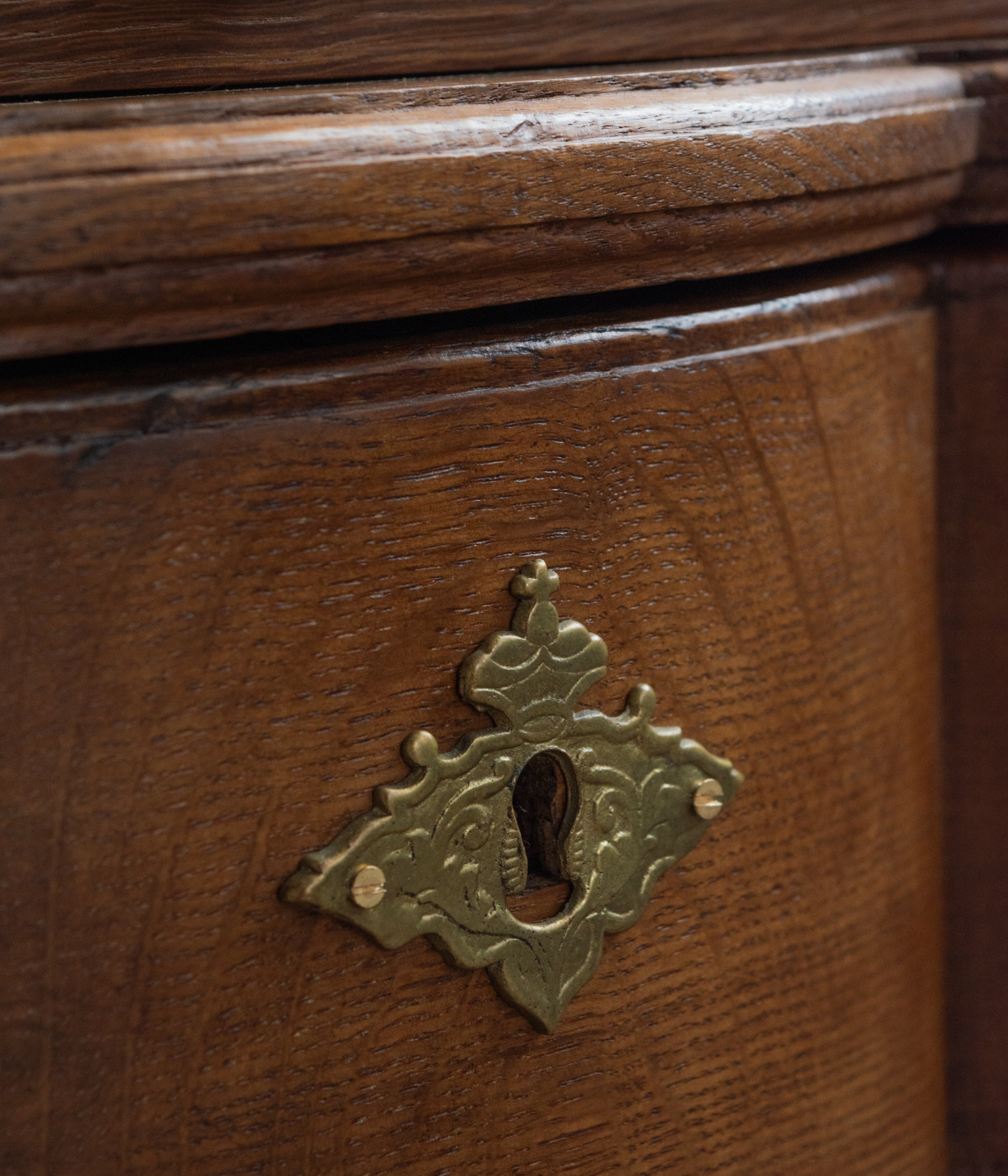 Early 19th-Century Dutch Oak Serpentine-Front Bureau