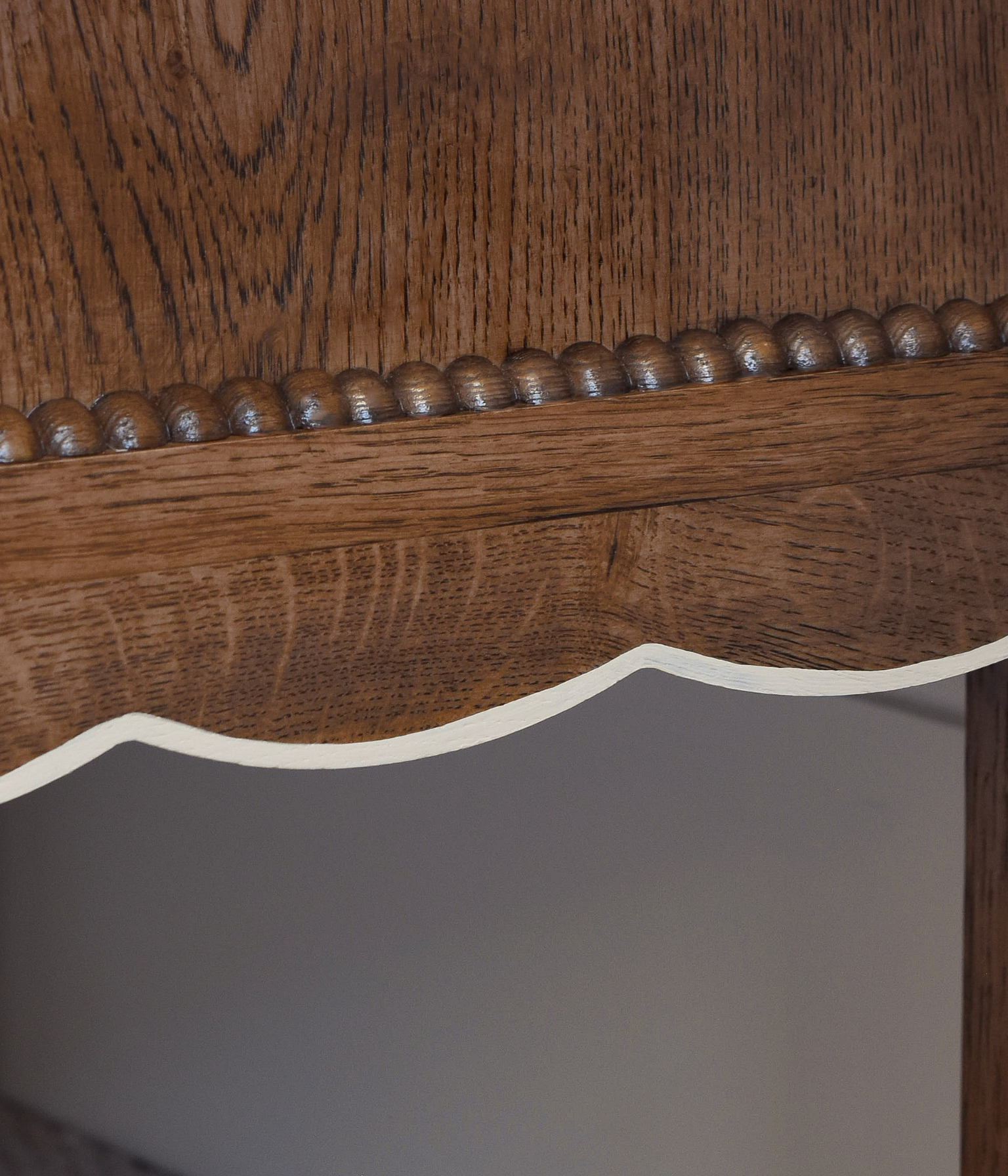 Santiago Scalloped Bedside Table