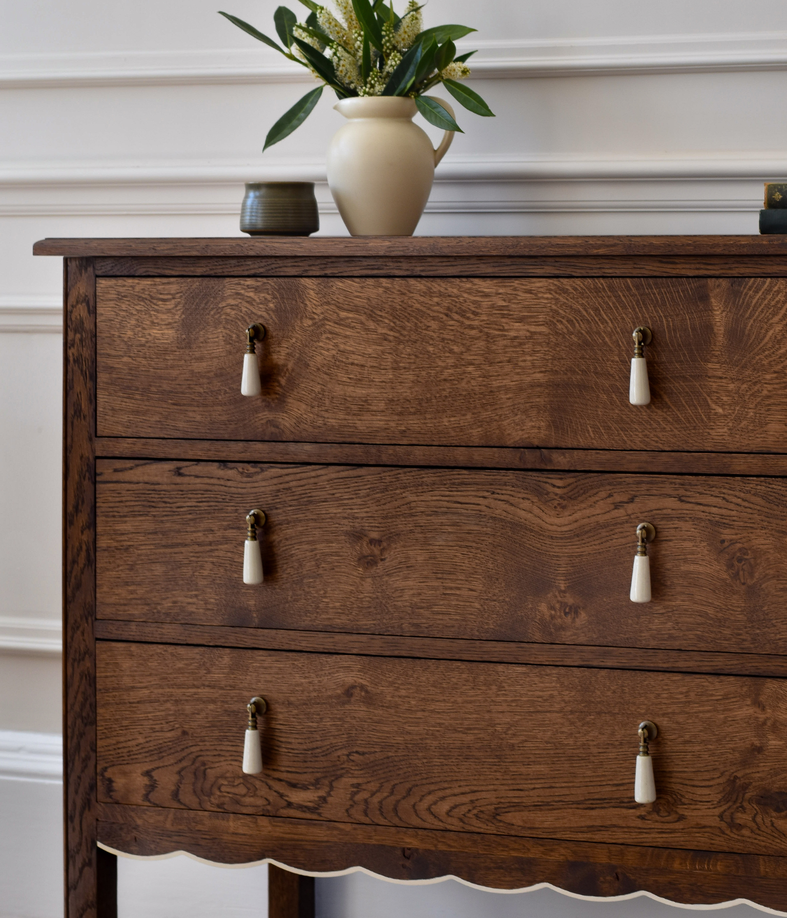 Santiago Scalloped Chest Of Drawers