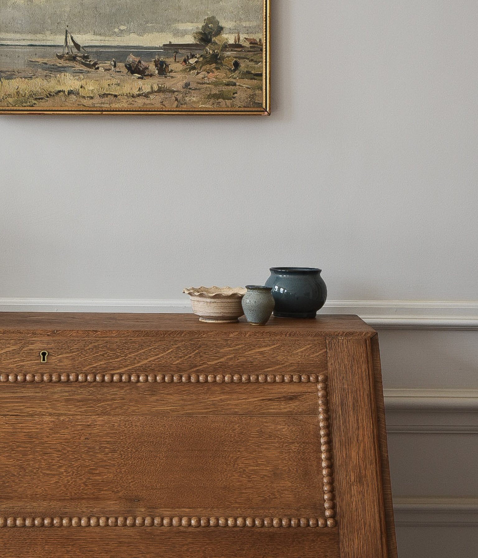 Antique Solid Oak Bureau With A Scalloped Edge & Bobbin Trim