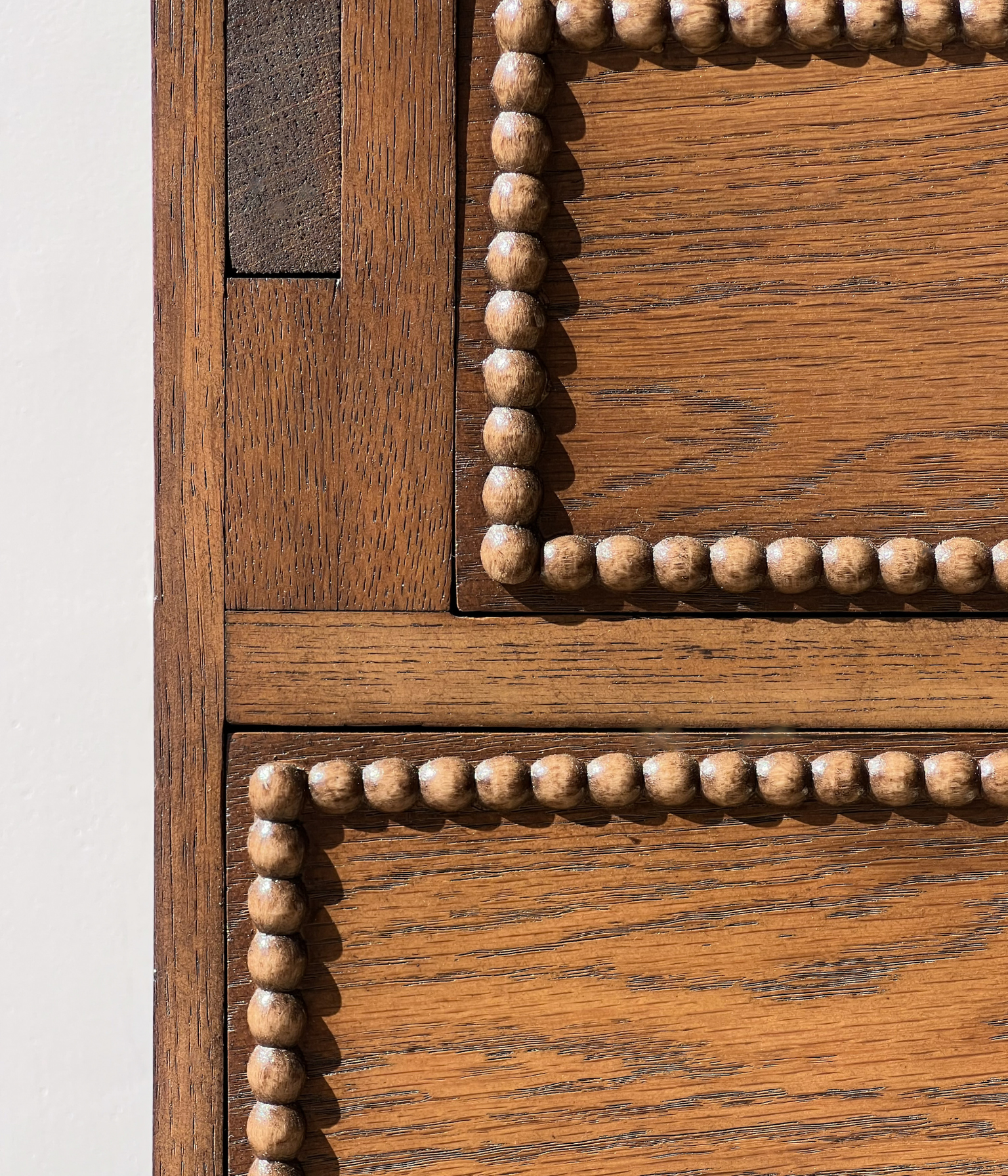 Antique Solid Oak Bureau With A Scalloped Edge & Bobbin Trim