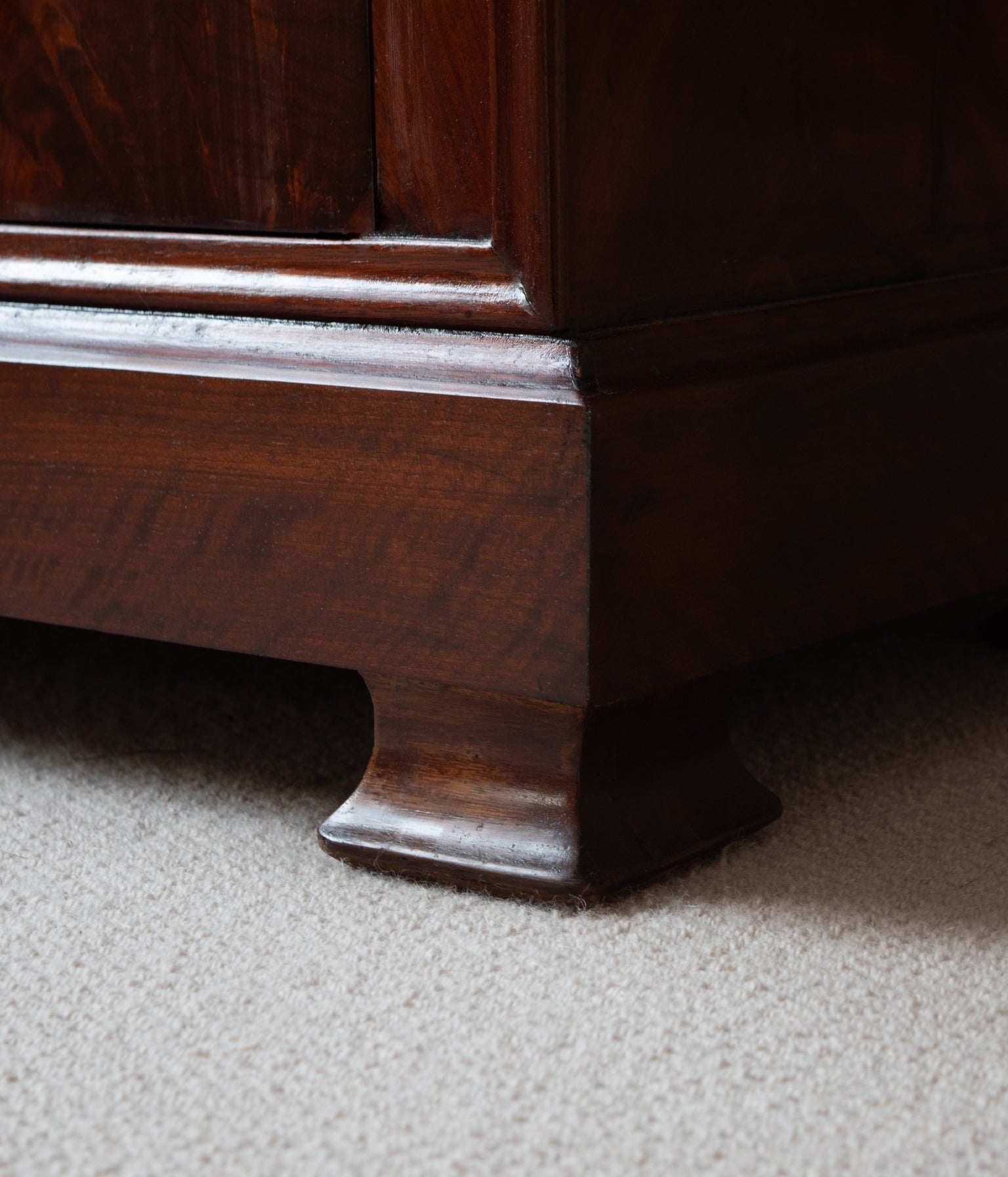 Mid-19th Century Louis Philippe French Mahogany Commode with Honed Calacatta Marble Top