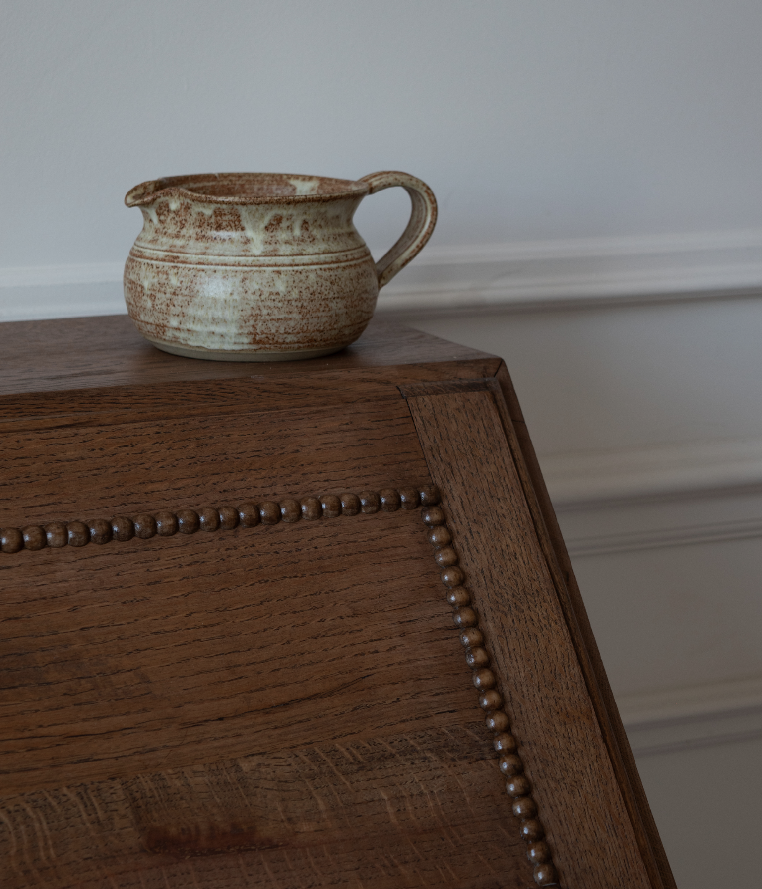 Antique Solid Oak Bureau With A Scalloped Edge & Bobbin Trim