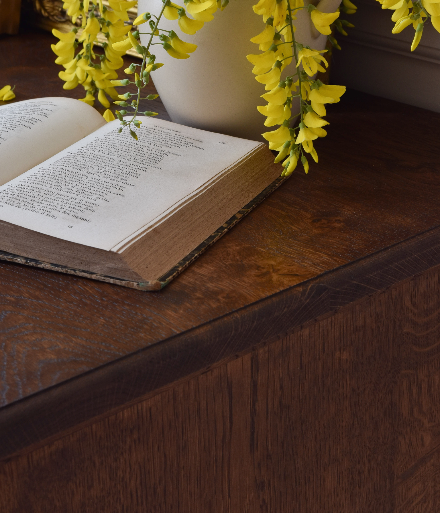 Santiago Scalloped Chest Of Drawers