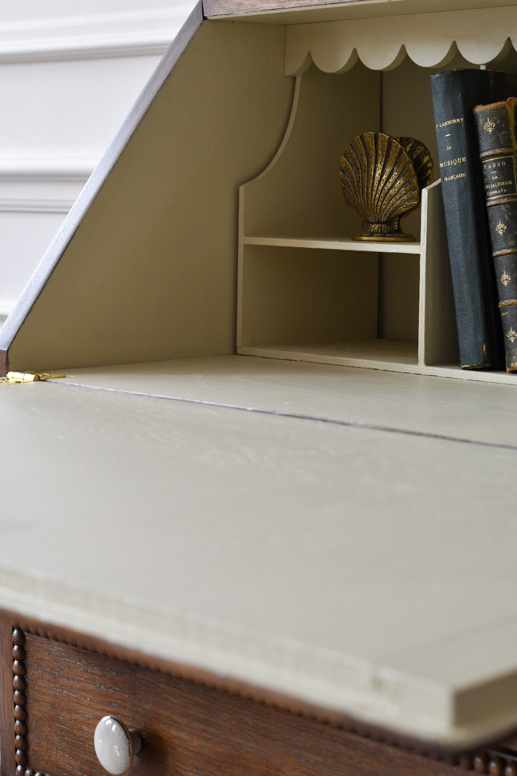 Antique Solid Oak Bureau With A Scalloped Edge & Bobbin Trim