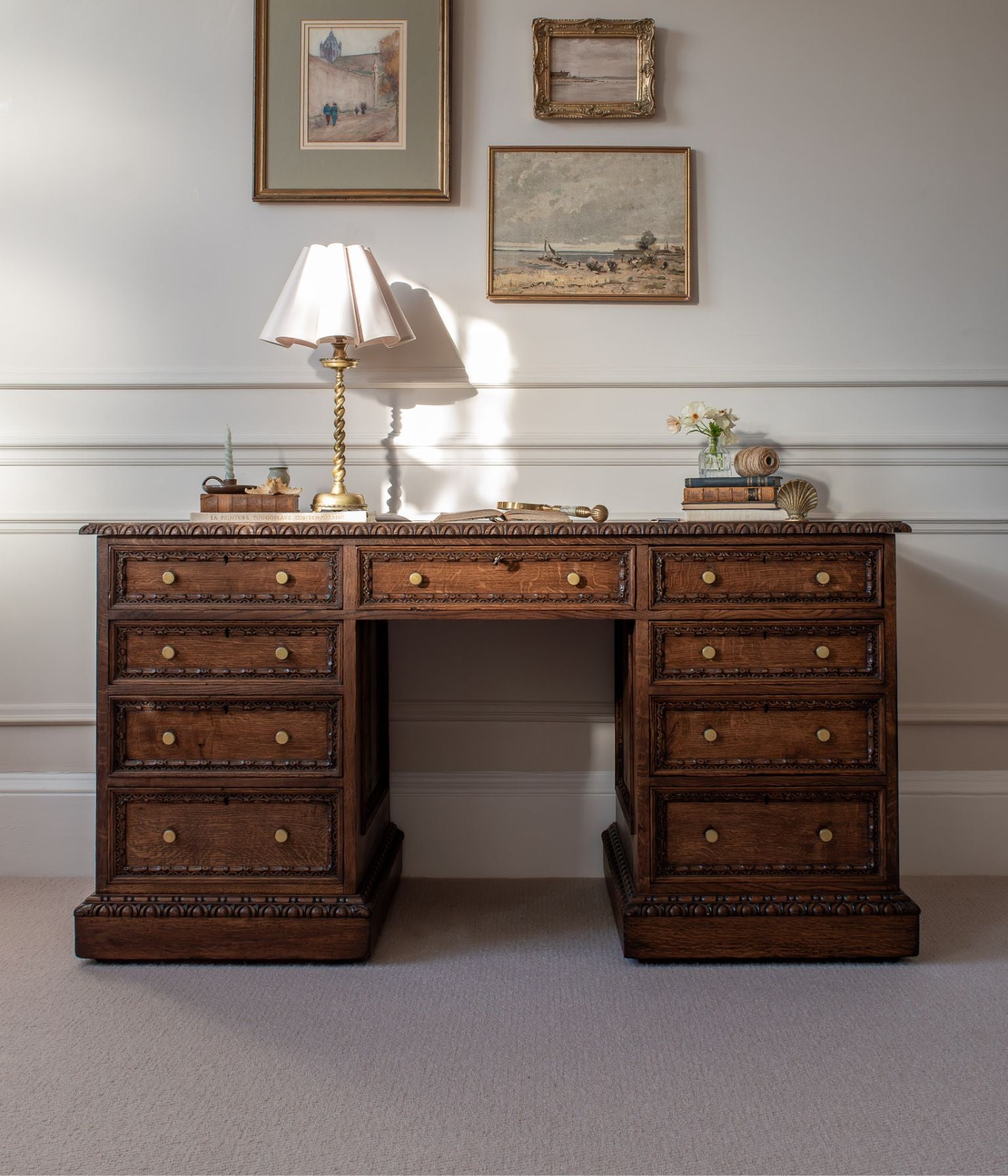 Hand-Carved 19th Century Solid Oak Pedestal Desk In Blend #41