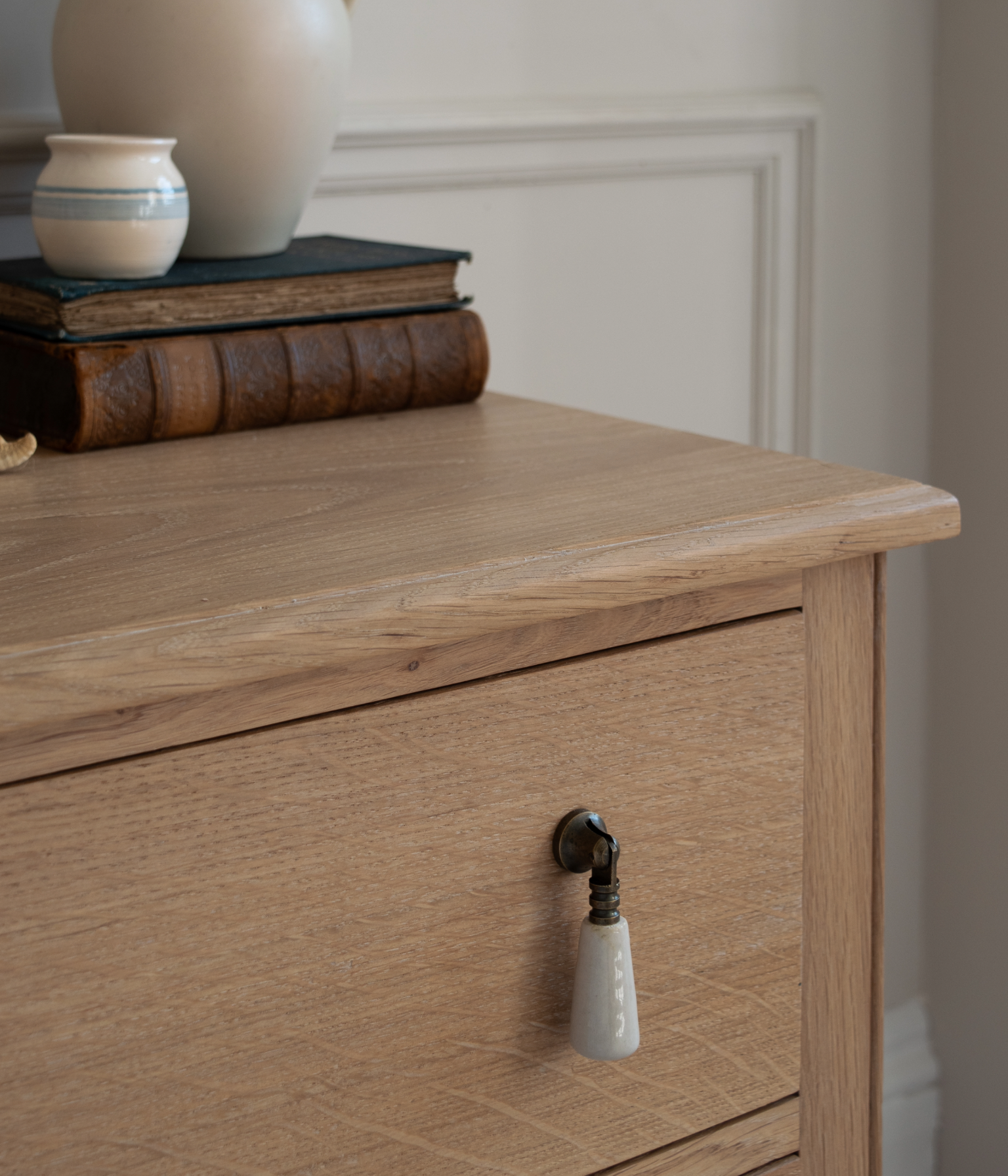 Santiago Scalloped Bedside Table