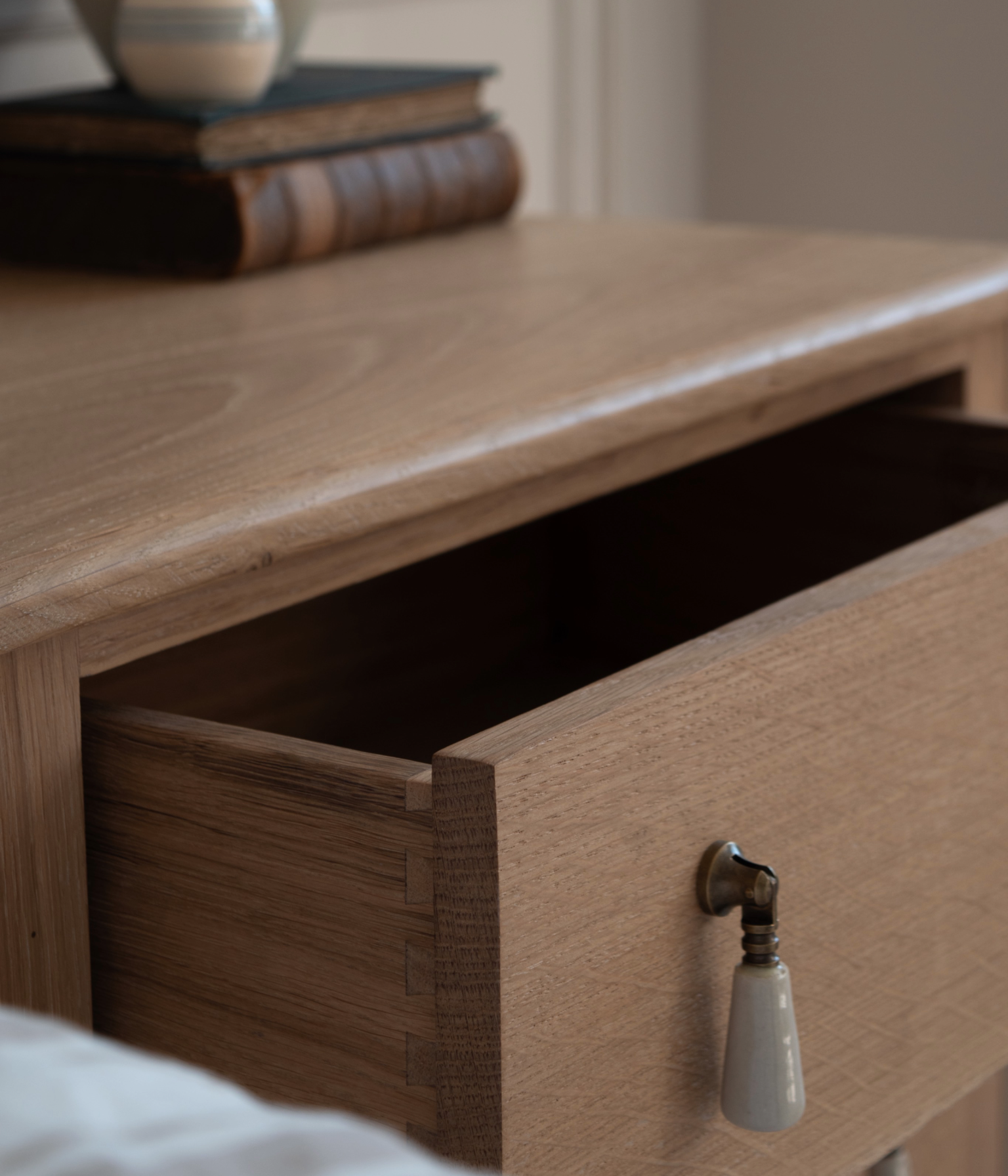 Santiago Scalloped Bedside Table