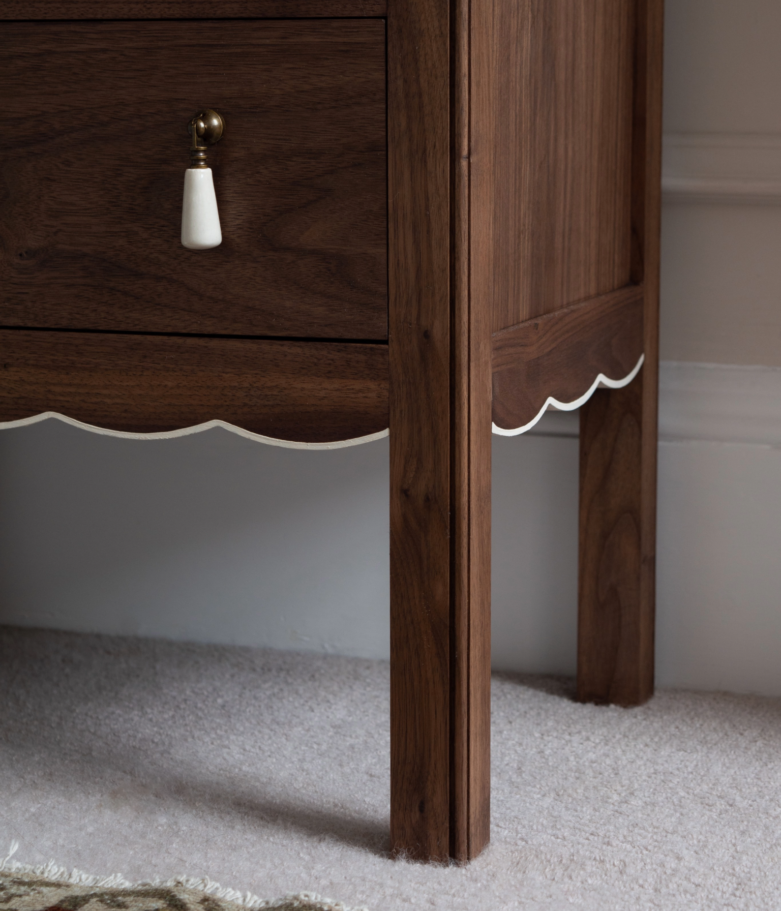 Santiago Scalloped Bedside Table